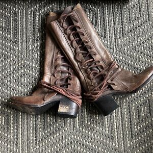 Freebird boots size 8